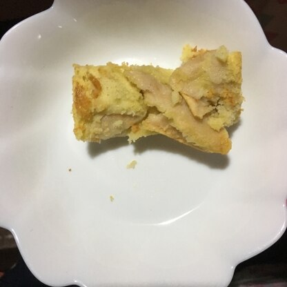 りんごが入ったケーキ、初めて焼きました(^ ^)大満足です(^ ^)！！